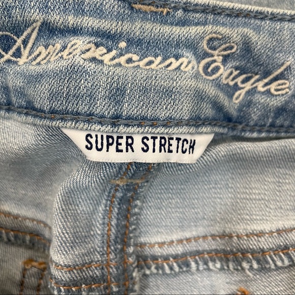 American Eagle Light Wash Embroidery Jeggings - Picture 3 of 9